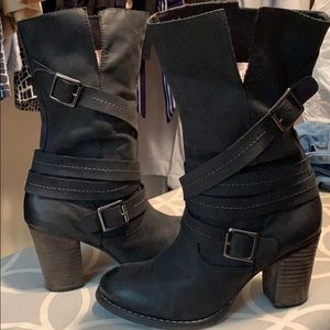 Like new Aldo boots